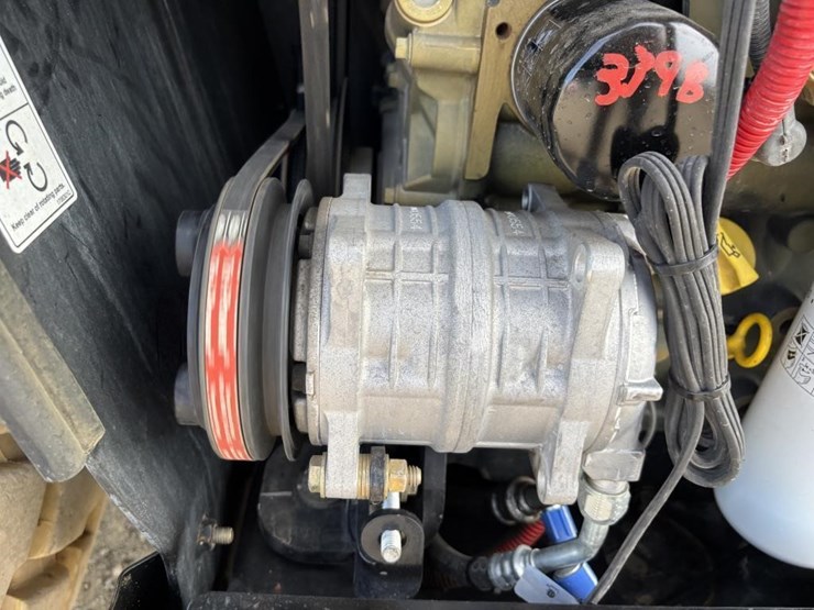 2017-jlg-g5-18a-image-42