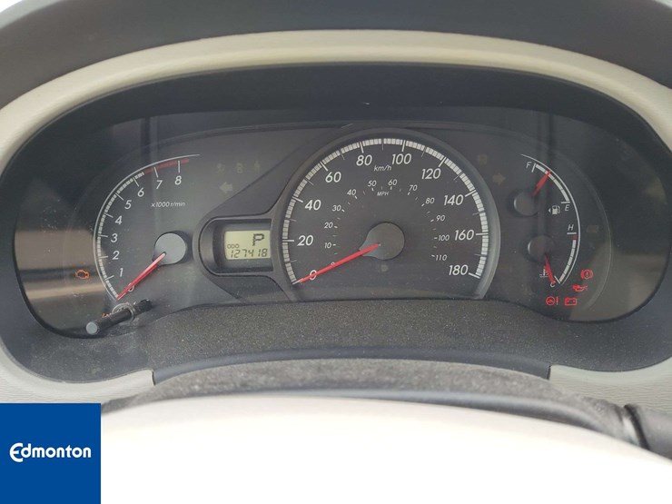 2013-toyota-sienna-image-15