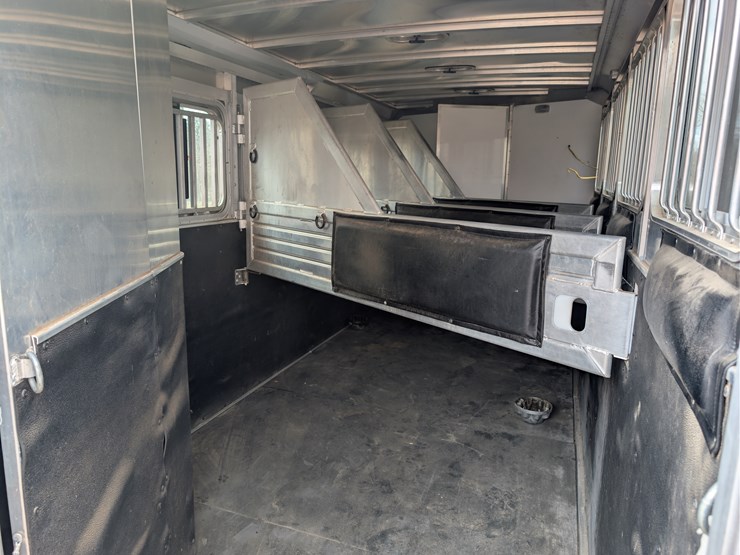 #282-•-2015-featherlite-29'-aluminum-gooseneck-horse-trailer-(wi-title)-(ridgeland,-wi)-image-30