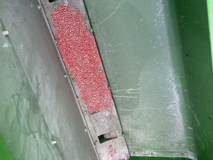 2004-john-deere-1590-image-31