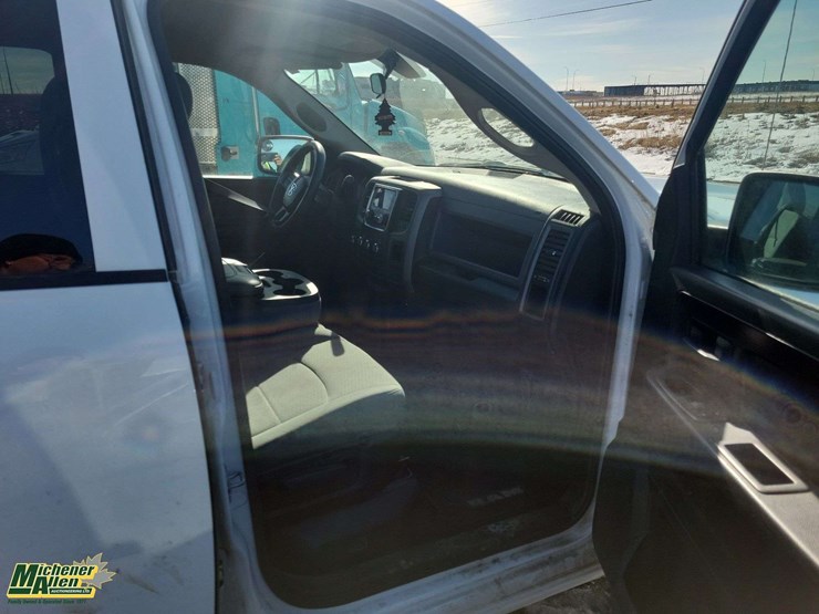 2013-dodge-1500-image-26