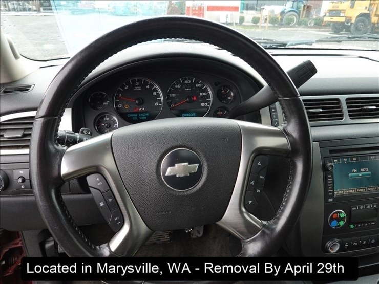 2007-chevrolet-suburban-image-10