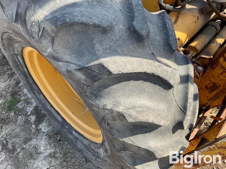 allis-chalmers-i-500-rough-terrain-forklift-image-12