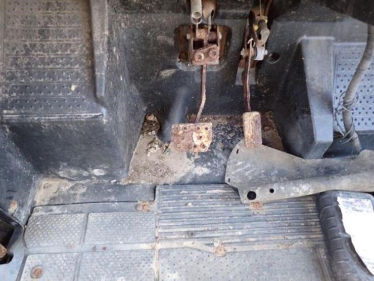 2016-pioneer-4x4-image-13