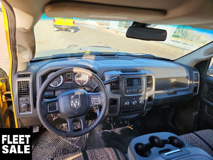 2019-ram-1500-classic-image-19