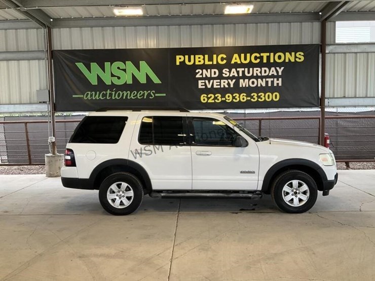 2007-ford-explorer-xlt-image-1