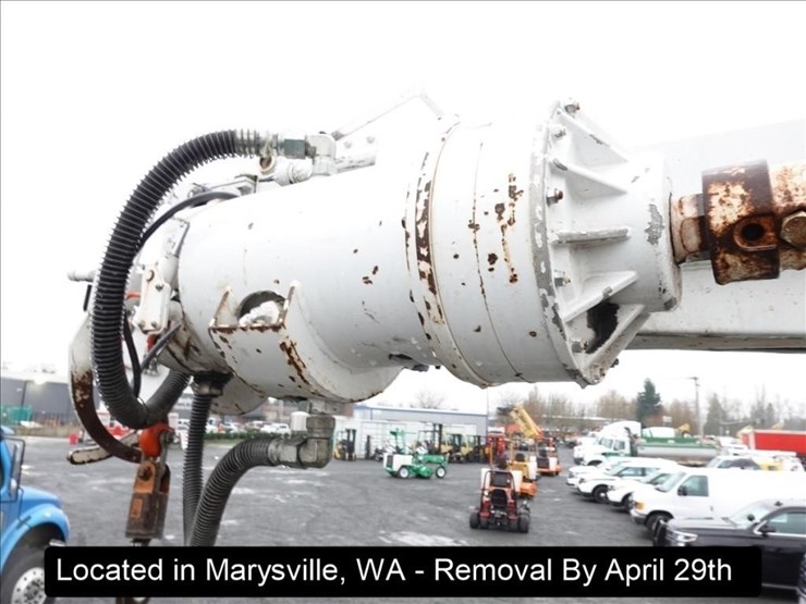 2003-freightliner-fl80-image-7