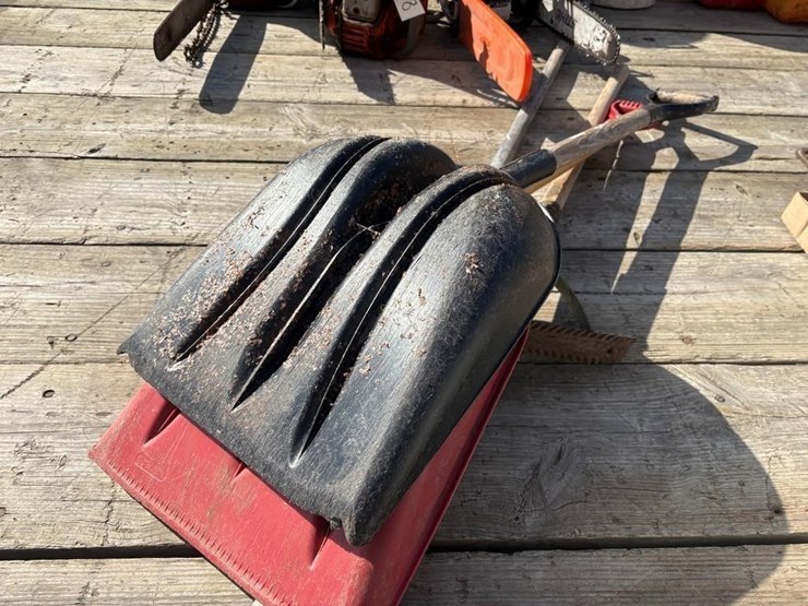 shovels,-weed-wacker-etc-image-5