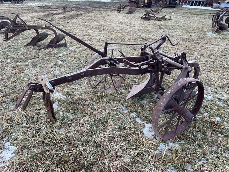 two-bottom-oliver-plow-image-4