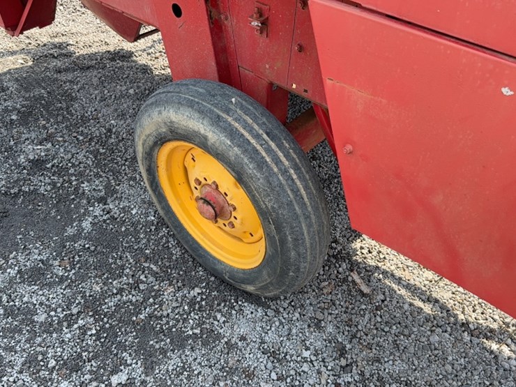 massey-ferguson-120-image-6