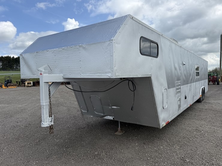 #3004-•-2003-40'-gooseneck-concession-trailer-image-2
