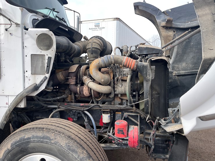 #240-•-2005-kenworth-truck-tractor-(has-mn-title)-(mora,-mn)-image-24