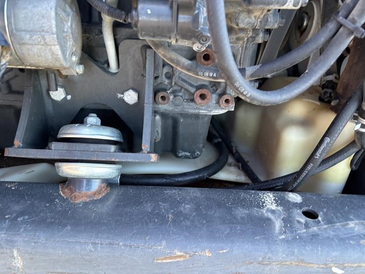 2019-bobcat-t590-image-35