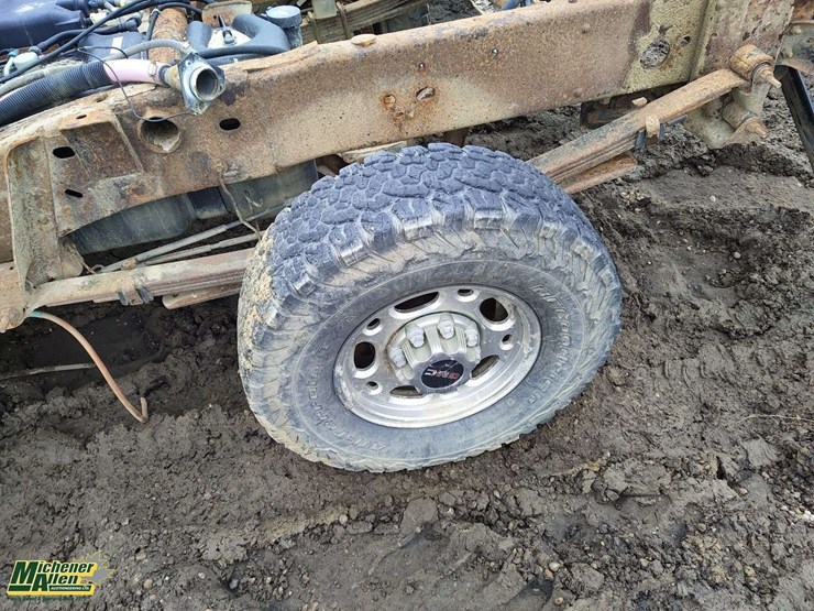 2004-chevrolet-silverado-2500hd-image-8