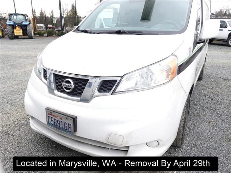 2014-nissan-nv200-image-11