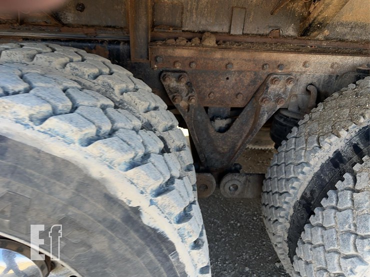 2005-kenworth-t800-image-12