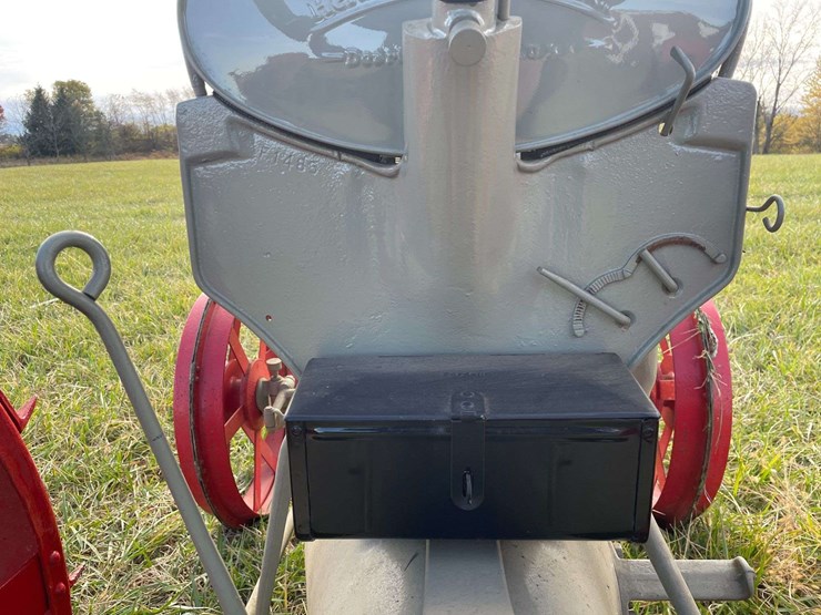 1918-fordson-tractor-image-43