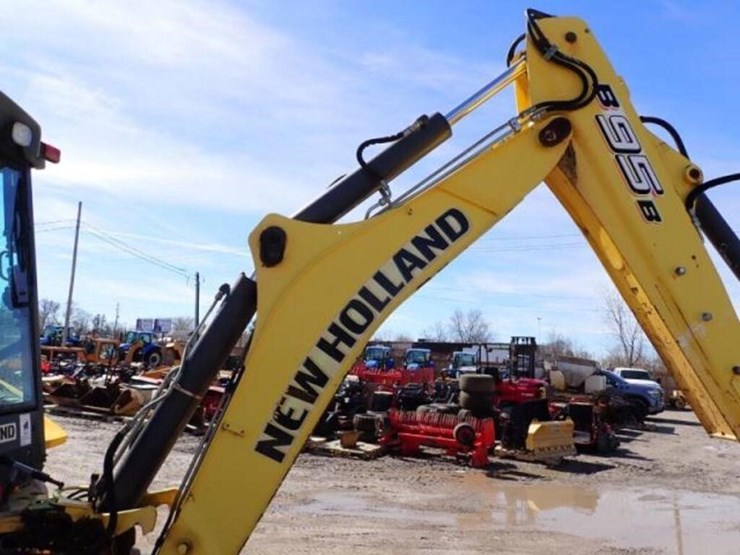 2012-new-holland-b95b-image-42