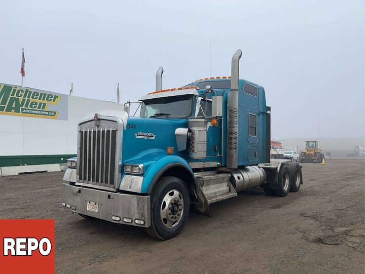 2019-kenworth-w900-image-1