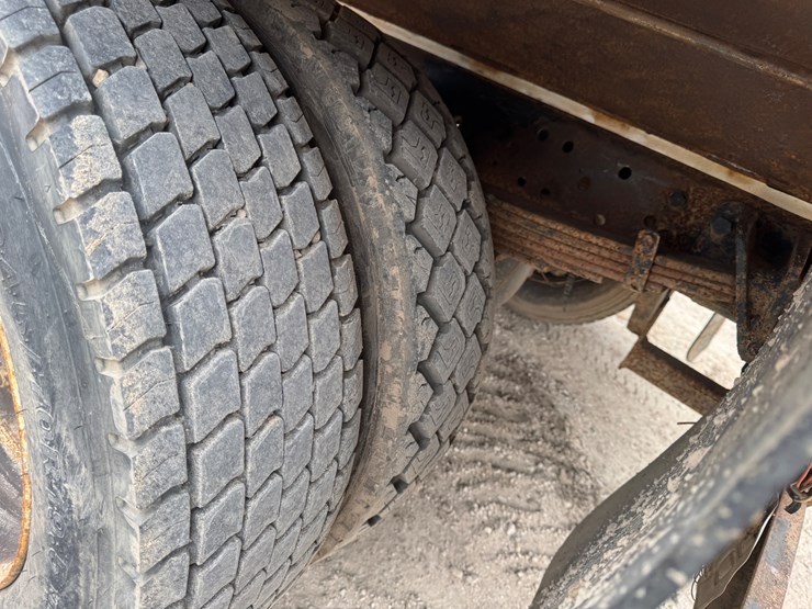 2003-international-durastar-4300-image-17