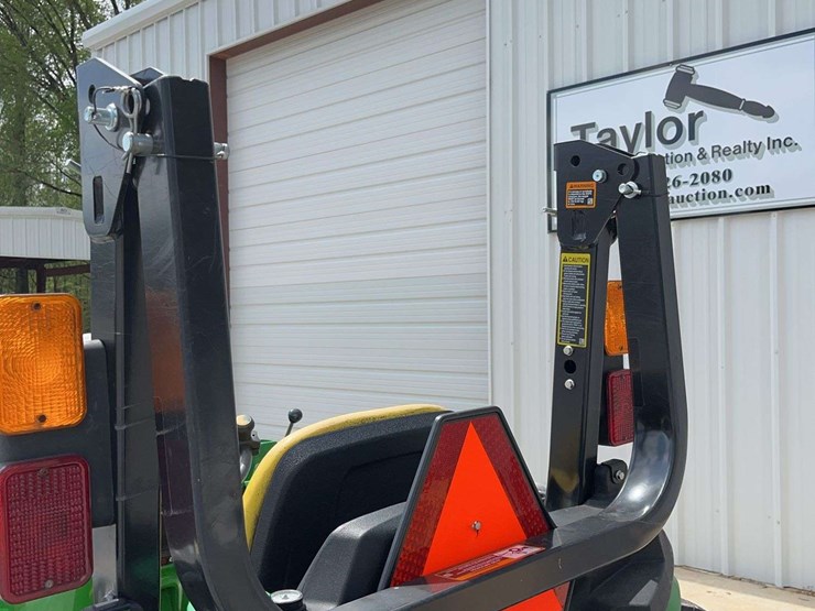 2021-john-deere-3032e-image-10