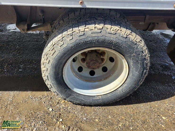 2004-ford-cargo-image-9