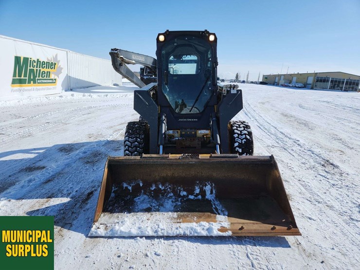2015-deere-326e-image-6