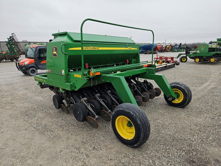 2018-john-deere-1590-image-14