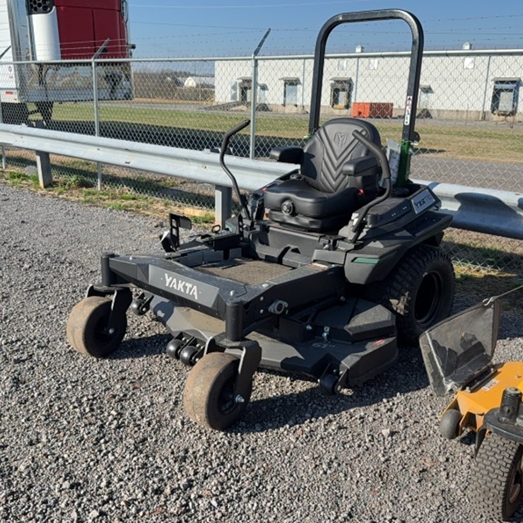 #4061 • YAKTA YXR 710 ZERO TURN MOWER