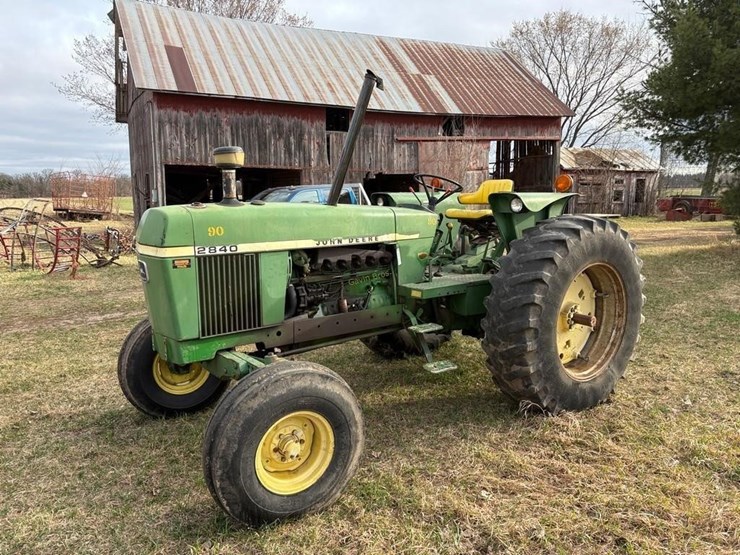 john-deere-2840-image-1