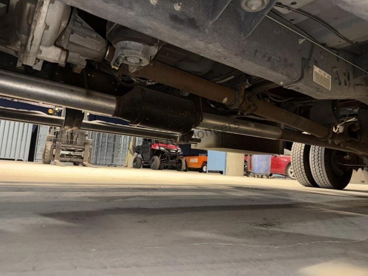 2014-ford-f550-image-38