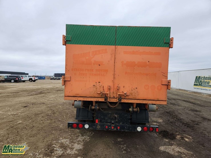 2016-isuzu-npr-image-16