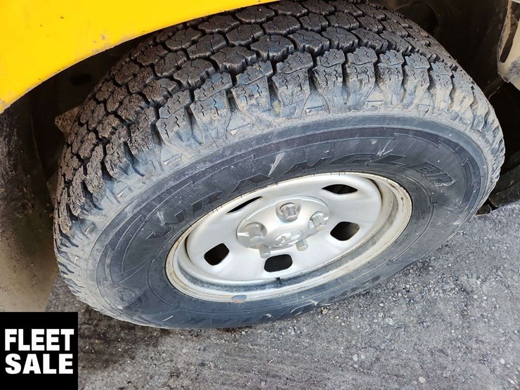 2019-ram-1500-classic-image-13