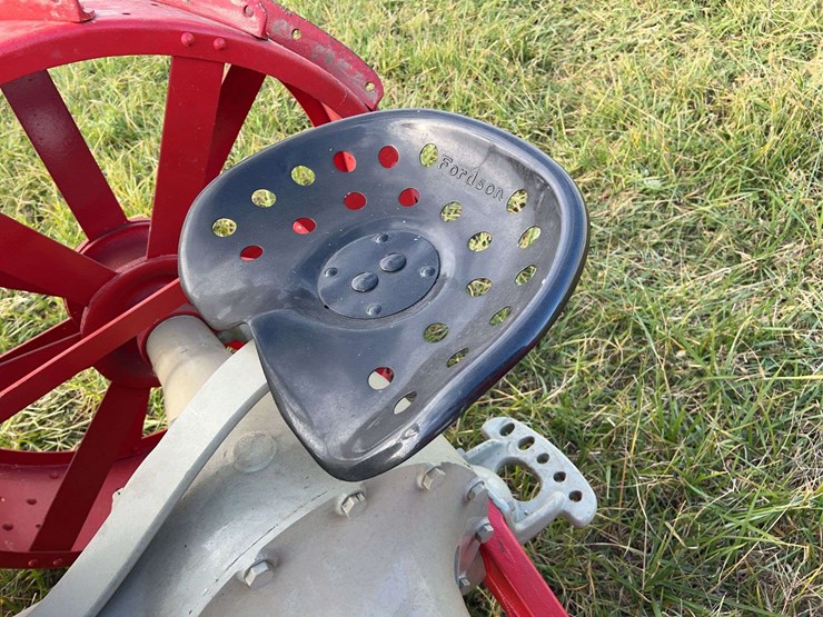 1921-fordson-tractor-image-36