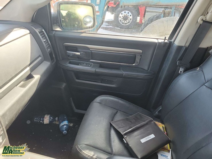 2013-dodge-1500-image-19