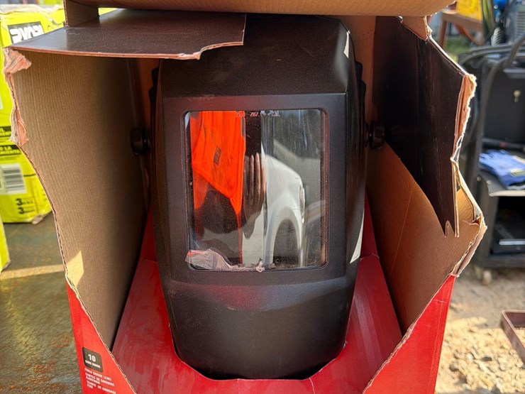 unused-lincoln-electric-welding-hood-image-2