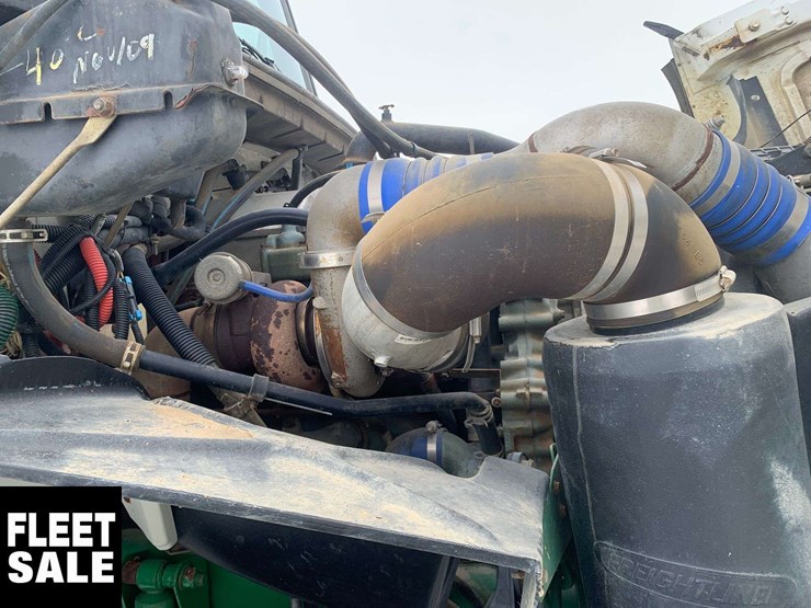 2003-freightliner-fl106-image-19