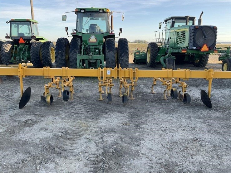 custom-3-pt-3-row-60"-cultivator-image-2