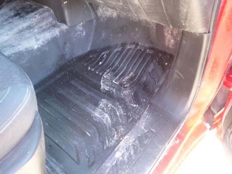 2022-chevrolet-2500hd-image-41