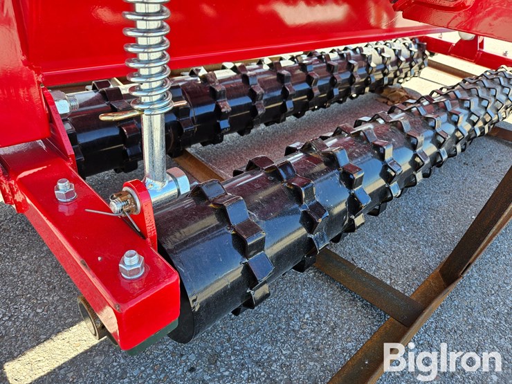 2025-massey-ferguson-730-image-19