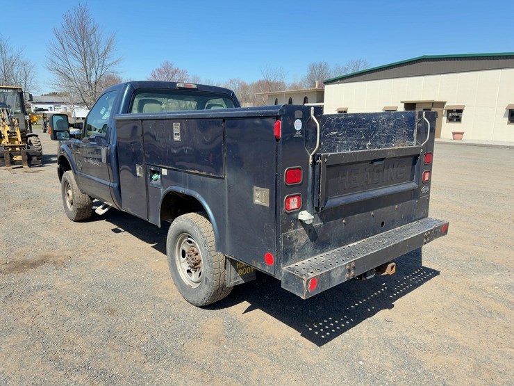 2015-ford-f250-xl-image-3