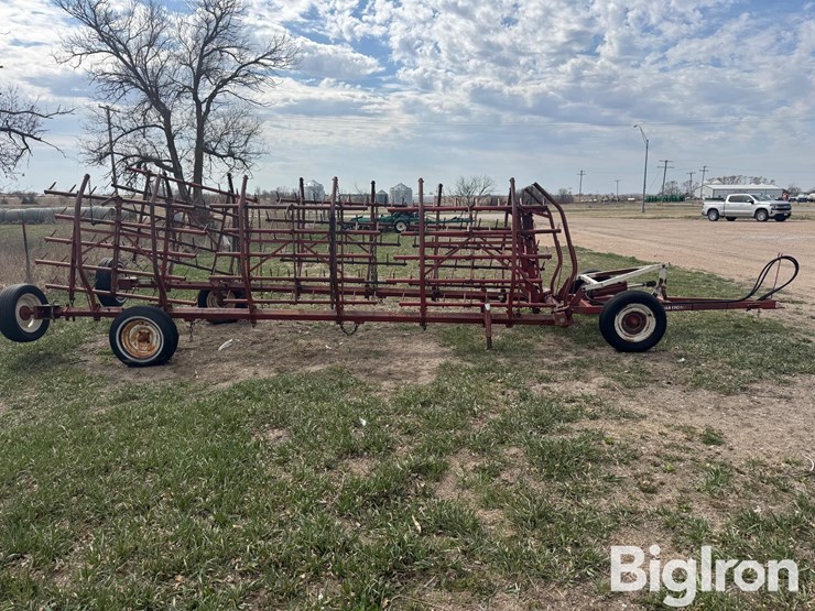 international-310-image-4