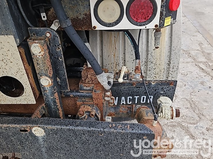 2004-international-7400-image-29