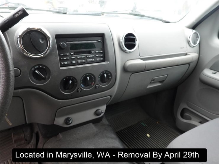 2005-ford-expedition-xlt-image-8