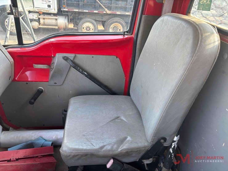 2000-sterling-lt9500-image-14