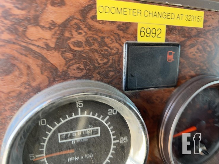 2002-kenworth-t800-image-56