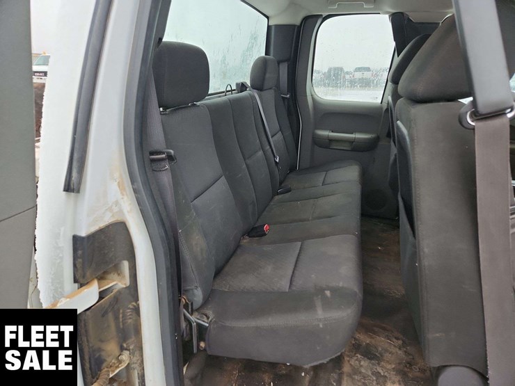 2013-chevrolet-silverado-1500-image-18