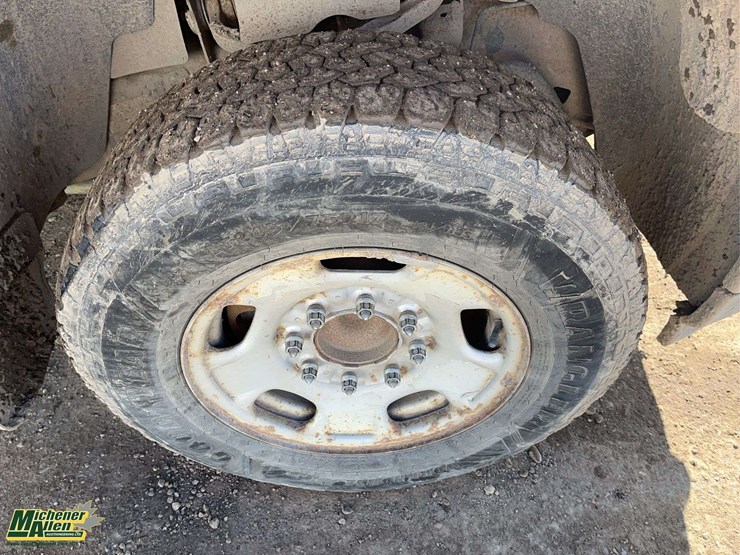 2011-gmc-sierra-2500hd-image-13