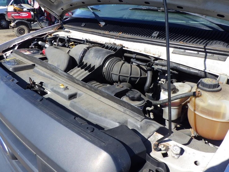 2013-ford-econoline-350-image-11