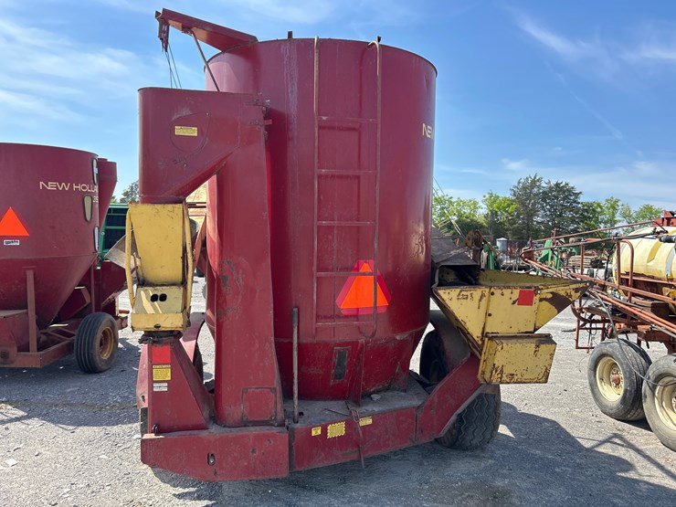 new-holland-359-image-5